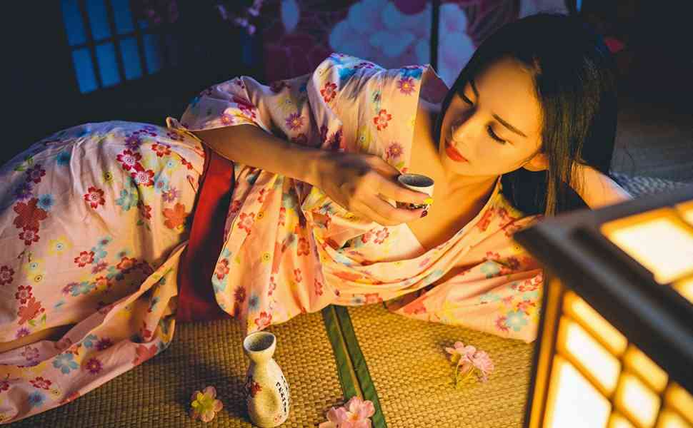 清纯学生雅琴遭调教，卫生间内捆绑施虐画面曝光