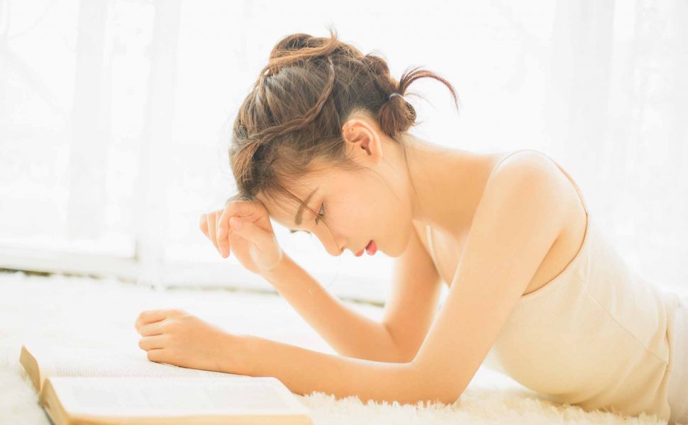 广州猎德大桥惊魂一刻：钓鱼佬苦守半月空竿，却意外捞起长发女尸，网友直呼太邪门
