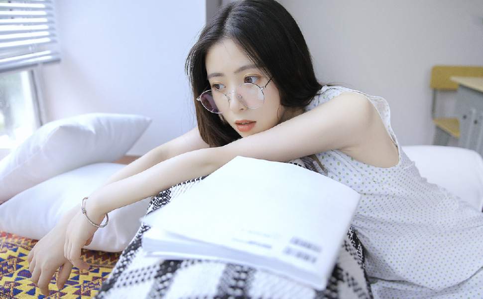 伦理争议：母子禁忌视频网上疯传，女主角全程露脸举止大胆