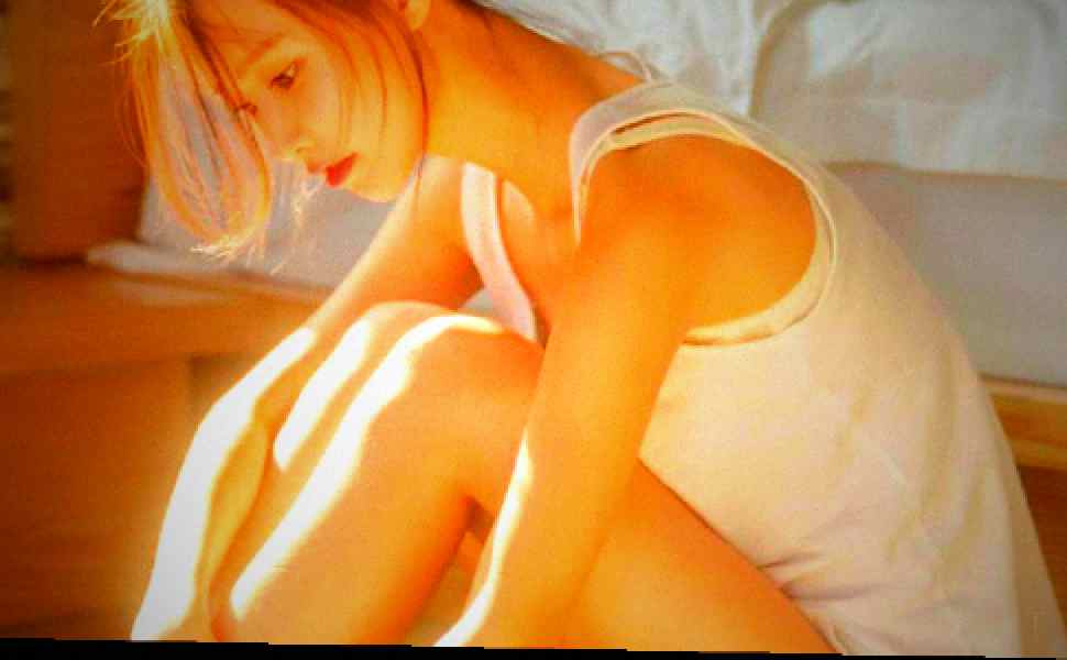 女神MissWarmJ变身撩人空姐：制服黑丝玩寸止，百万粉丝疯狂舔屏