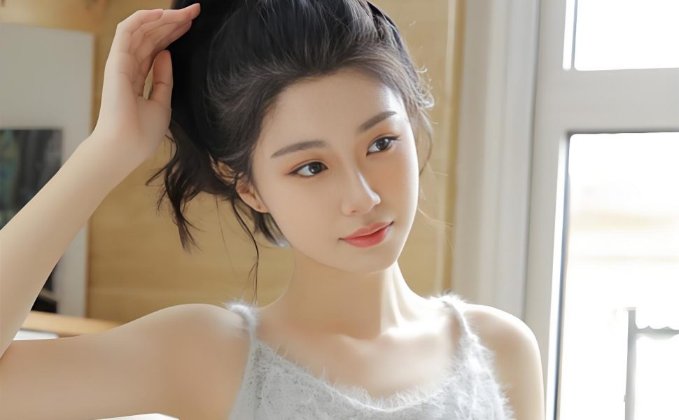 抖音网红张不拉多被曝与金主私密视频，网友热议其高颜值与火辣身材反差极大