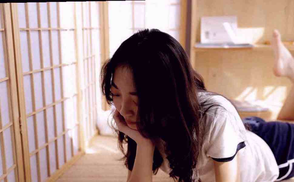 原配怒扇嘴硬小三！河南已婚女勾引有妇之夫，被抓现行还死不认账！