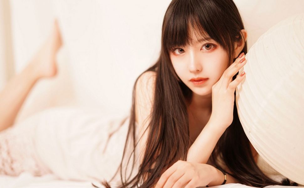 白天气质女教师夜晚变女仆？高校书法系黎老师私密视频遭曝光